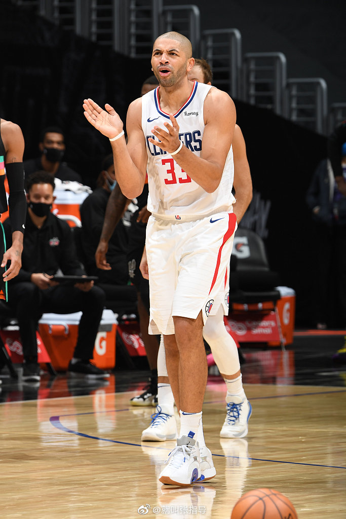 篮网B队鏖战马刺,巴图姆绝境逆转 篮网B队鏖战马刺,巴图姆绝境逆转