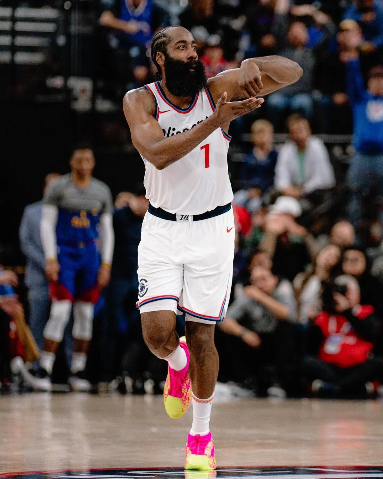 篮网B队鏖战马刺,巴图姆绝境逆转 篮网B队鏖战马刺,巴图姆绝境逆转