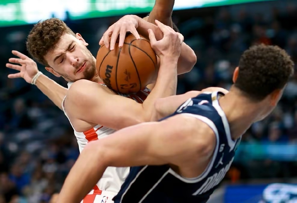 山东队力克火箭，克莱点燃赛场