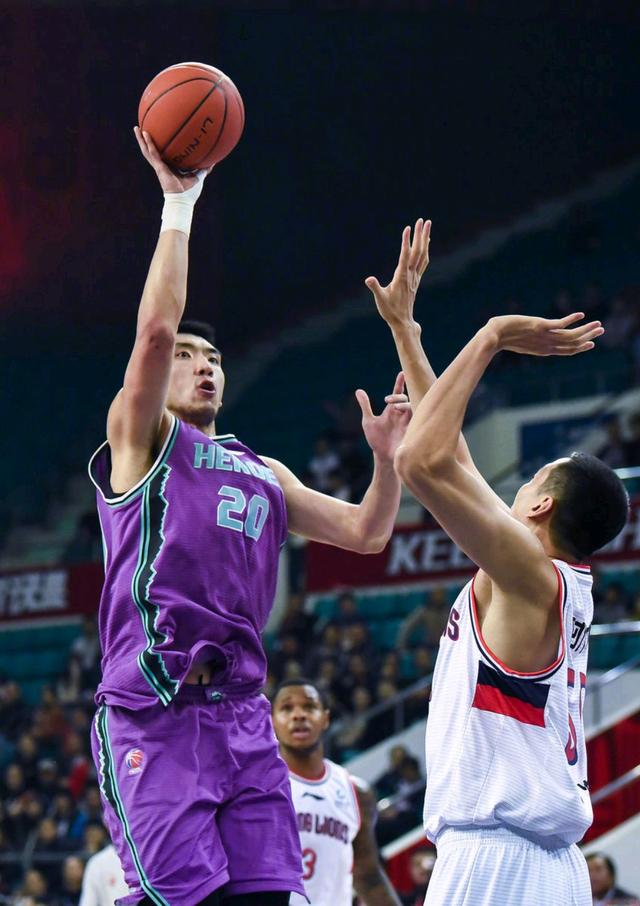 公牛碾压上海队,陶汉林点燃赛场 公牛碾压上海队,陶汉林点燃赛场