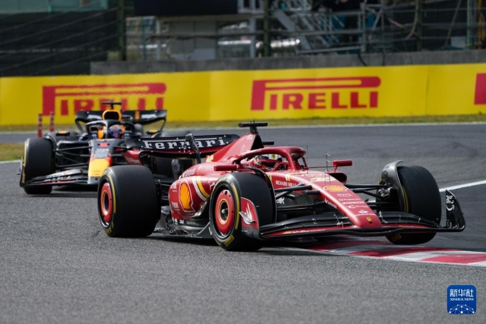 索伯车队轻取雷诺车队，佩雷兹点燃赛场